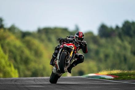 Ducati Streetfighter V44