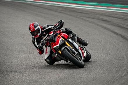 Ducati Streetfighter V44