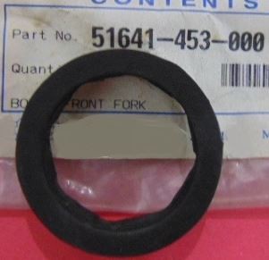 Honda HALTSCHALE ACHSE VORNE, CUSHION A, COVER