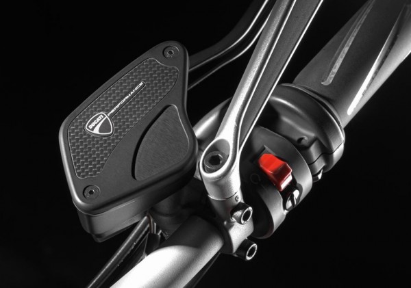 Ducati Original Cover für Brems- und Kupplungsflüssigkeitsbehälter aus Kohlefaser und Aluminium für