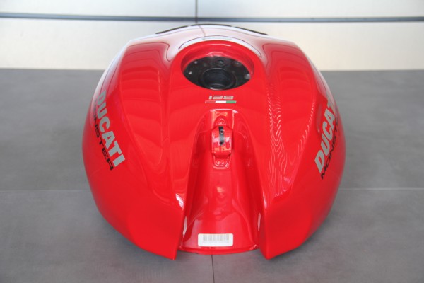 Ducati Monster 821 original Kraftstofftank rot