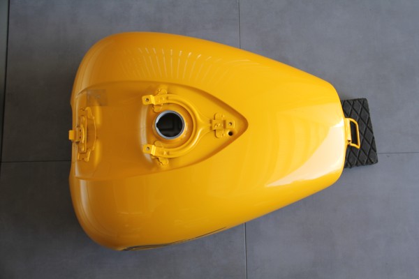 Honda VTX 1800 original Kraftstofftank gelb
