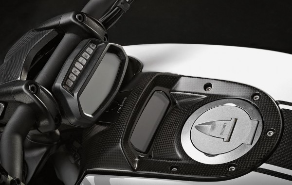 Ducati Original Untere Cockpitverkleidung aus Kohlefaser für Diavel